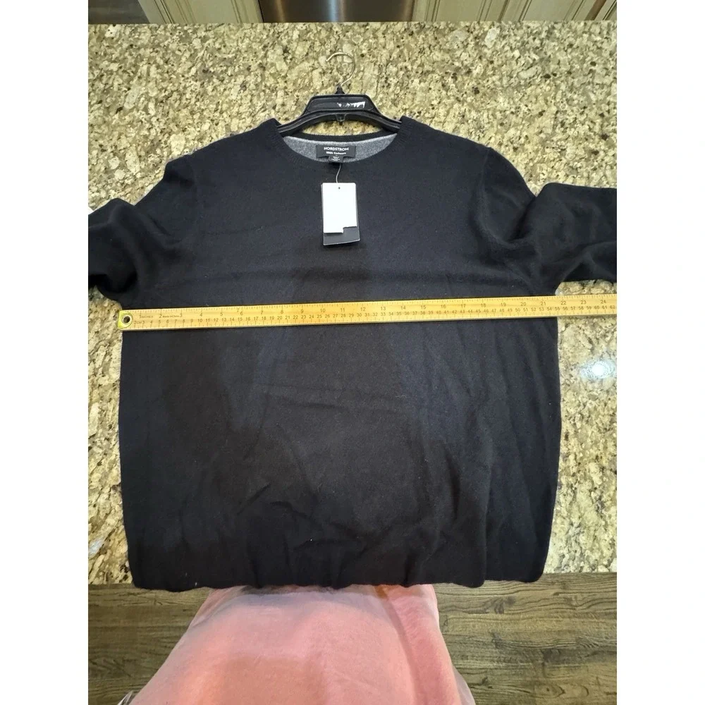 Nordstrom cashmere sweater is a solid black crewneck pullover Size Medium
